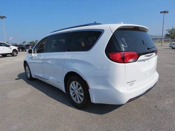 2018 Chrysler Pacifica Bright White Clearcoat PRICED TO SELL! for sale in Pensacola, FL – photo 4