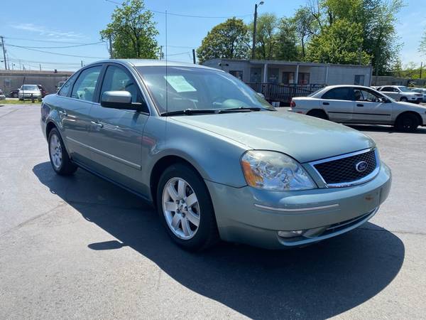 2005 Ford Five Hundred 4dr Sdn SEL - - by dealer for sale in Louisville, KY – photo 3