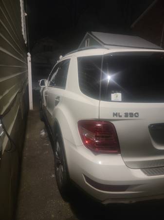 2010 Mercedes Benz ML350 4Matic! Just Serviced! Inc/5 year/100k for sale in Methuen, MA – photo 7