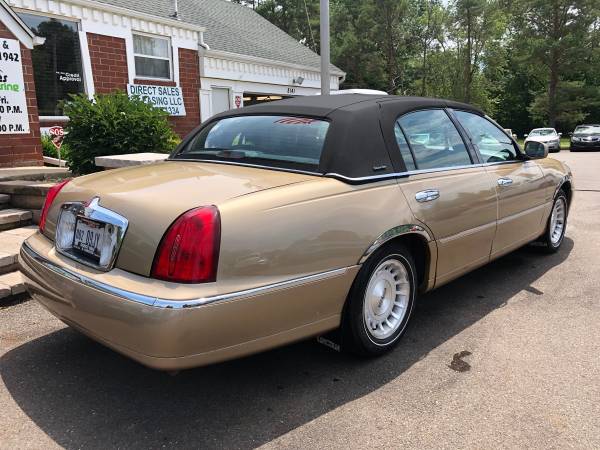💥98' Lincoln Town Car- Drives NEW/Loaded/42K Miles/Super Deal💥 for sale in Youngstown, OH – photo 9