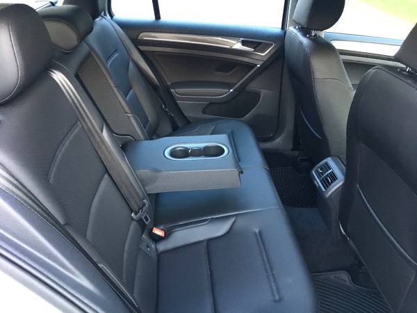 2017 VW Alltrack SE, 4Motion, AWD, silver w/ black interior for sale in Cresskill, NY – photo 5
