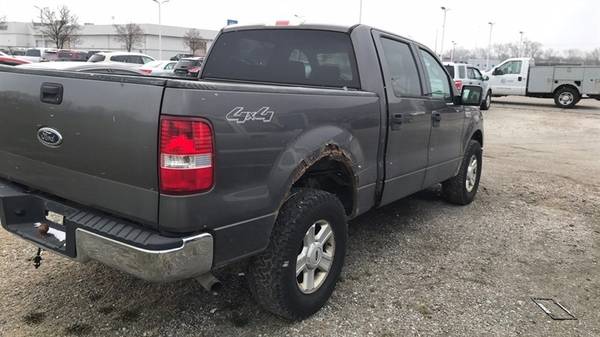 2004 Ford F-150 XLT SuperCrew 4WD - - by dealer for sale in Cleves, OH – photo 2