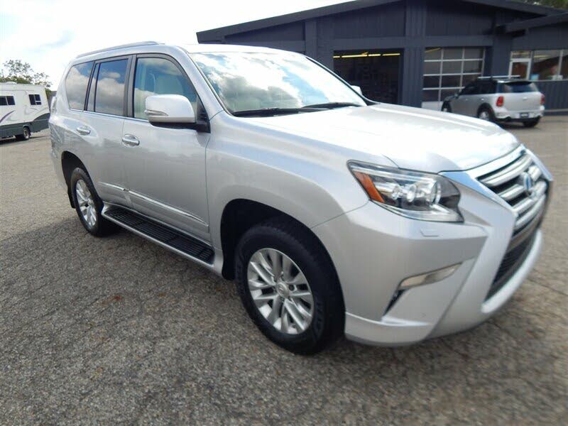 2017 Lexus GX 460 Luxury 4WD for sale in Angola, IN – photo 3