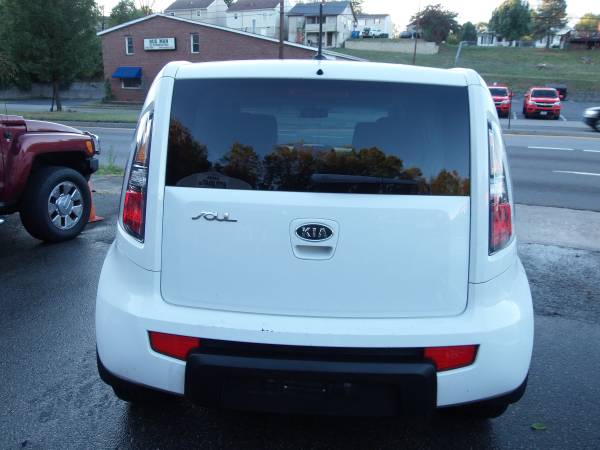2011 kia Soul + *Clean Carfax* for sale in Roanoke, VA – photo 8