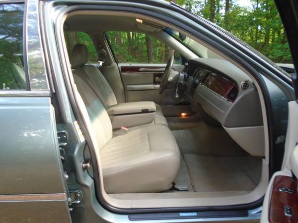 2004 Lincoln Town Car, 63K miles, cln Carfax, 17 serv rcrds new for sale in Matthews, NC – photo 20