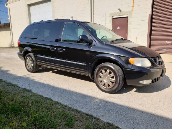 2002 Chrysler Town and Country for sale in New Albany, OH