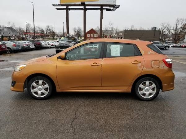 2009 Toyota Matrix S 5-Speed AT - cars & trucks - by dealer -... for sale in Cedar Rapids, IA – photo 8