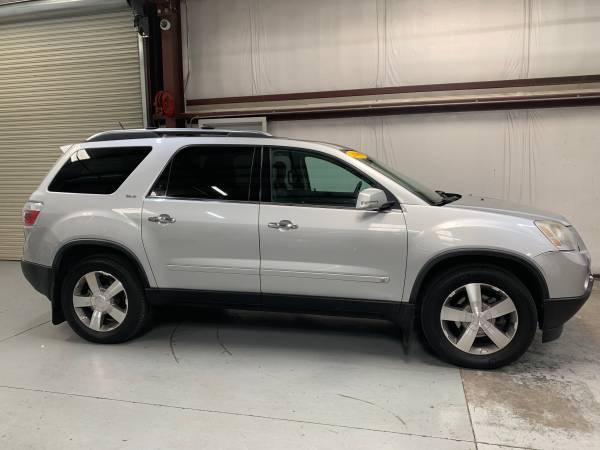 2009 GMC Acadia SLT, 3rd Row Seat, Ice Cold A/C! for sale in Fresno, CA – photo 2