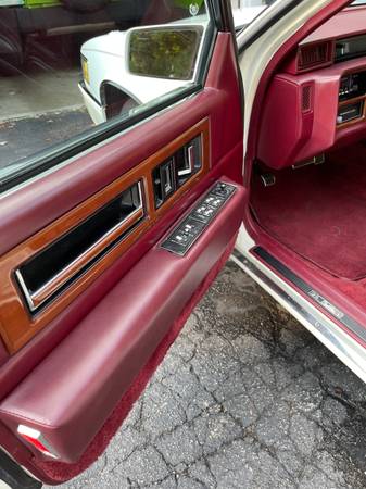 1990 Cadillac Fleetwood FWD for sale in Youngstown, OH – photo 15