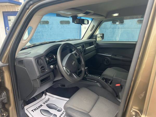 2008 Jeep Commander Sport 4WD - - by dealer - vehicle for sale in Indianapolis, IN – photo 8