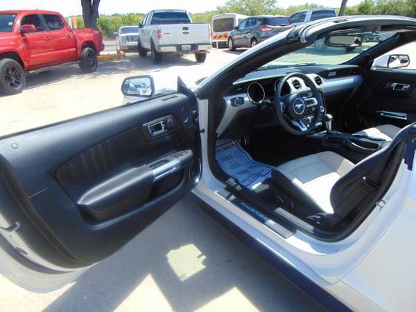 2017 Ford Mustang GT Convertible (Mileage: 42,797) for sale in Devine, TX – photo 4