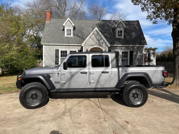 2020 Jeep Gladiator - cars & trucks - by owner - vehicle automotive... for sale in Terrell, TX