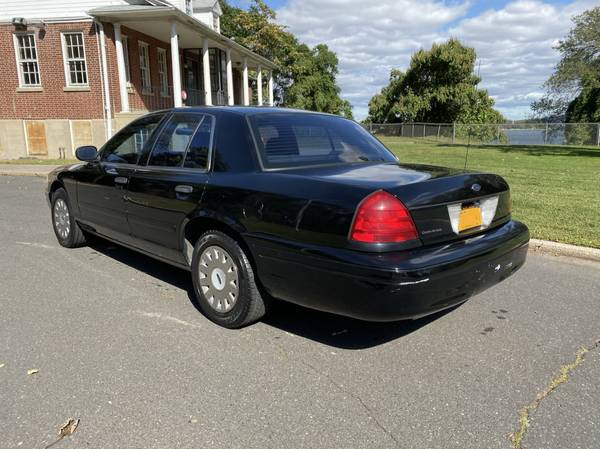 2005 Crown Victoria for sale in STATEN ISLAND, NY – photo 3