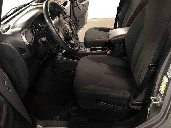 2015 Jeep Wrangler Unlimited Billet Silver Metallic Clearcoat for sale in Carrollton, OH – photo 16