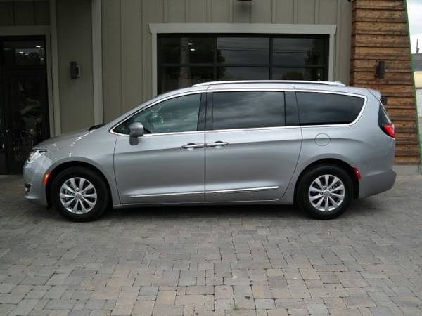2018 Chrysler Pacifica Touring L with for sale in Murfreesboro, TN – photo 3