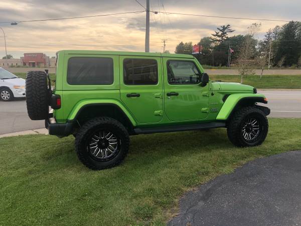2019 Jeep Wrangler Unlimited Sahara Lifted for sale in Rochester, MN – photo 3