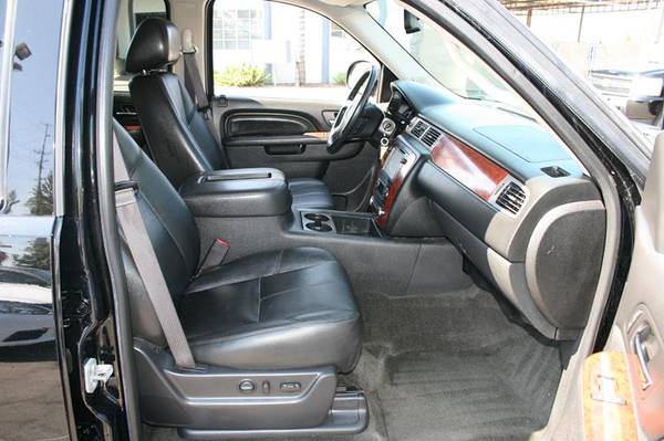 2013 Chevrolet Suburban 2WD 4dr 1500 LT - cars & trucks - by dealer... for sale in Riverside, CA – photo 4