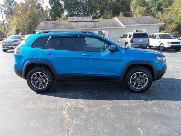 2021 Jeep Cherokee Trailhawk - - by dealer - vehicle for sale in Columbia, KY – photo 4