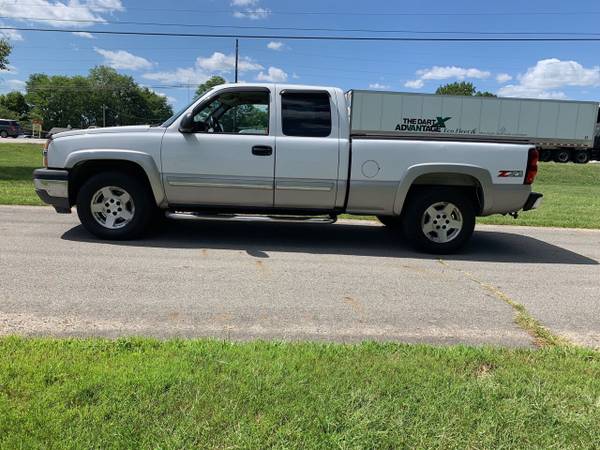 2005 Chevy Silverado Z71 4x4 1500 Extended Cab for sale in Lockbourne, OH – photo 7