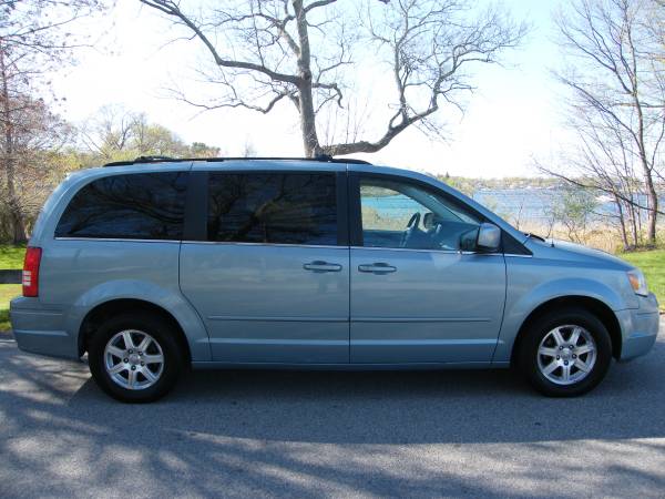 2008 Chrysler Town & Country Touring All Options Must Be Seen for sale in East Providence, RI – photo 5