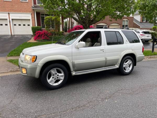 2001 Infiniti QX4 4X4 Low miles only 145k looks and runs great for sale in OAKTON, District Of Columbia