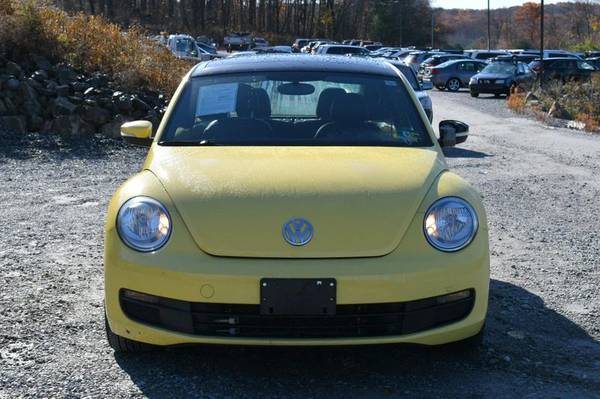 2012 Volkswagen Beetle 2 5L w/Sun PZEV - - by for sale in Naugatuck, CT – photo 10
