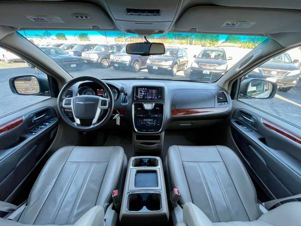 2014 Chrysler Town & Country Touring - - by dealer for sale in Rochester, MN – photo 15