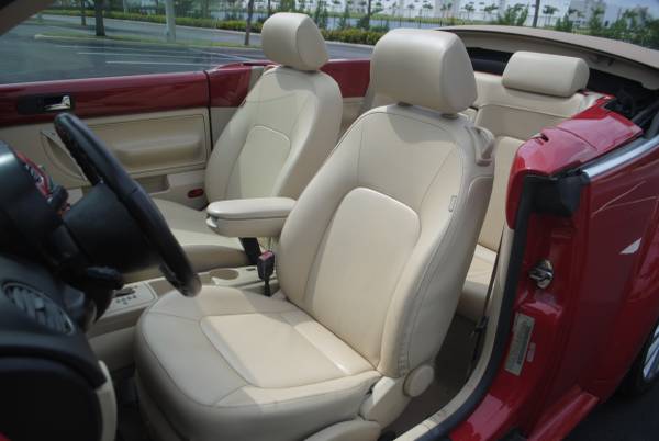 2008 VOLKSWAGEN NEW BEETLE CONVERTIBLE, 2.5L 4Cyl, CLEAN for sale in west park, FL – photo 12