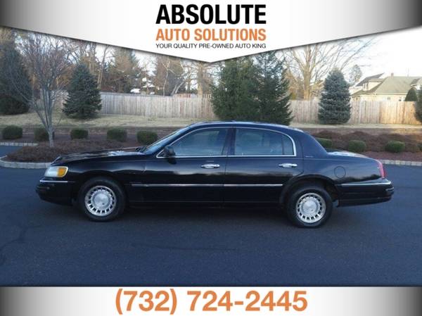 2000 Lincoln Town Car Executive 4dr Sedan - - by for sale in Hamilton, NY – photo 2