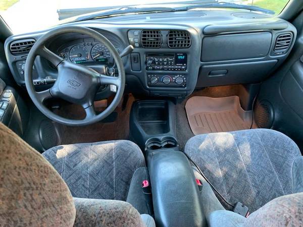 2001 CHEVROLET S-10 4WD V6 CREW CAB for sale in Attleboro, MA – photo 9