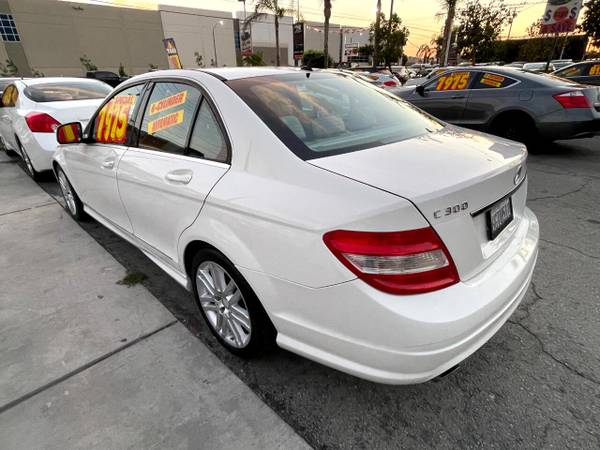 2009 Mercedes-Benz C300 6 CYLINDER FULLY LOADED EXTRA CLEAN SUN ROO for sale in BLOOMINGTON, CA – photo 6