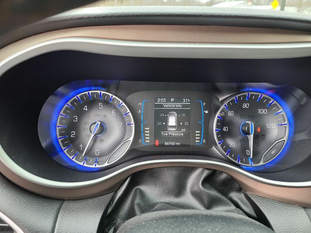 2017 Chrysler Pacifica Touring L FWD for sale in Valparaiso, IN – photo 4