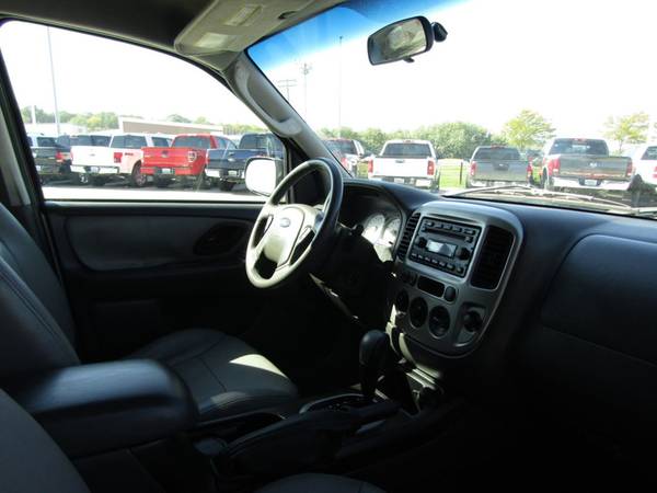 2005 *Ford* *Escape* *4dr 103 WB 3.0L XLT* Silver Me for sale in Omaha, NE – photo 9