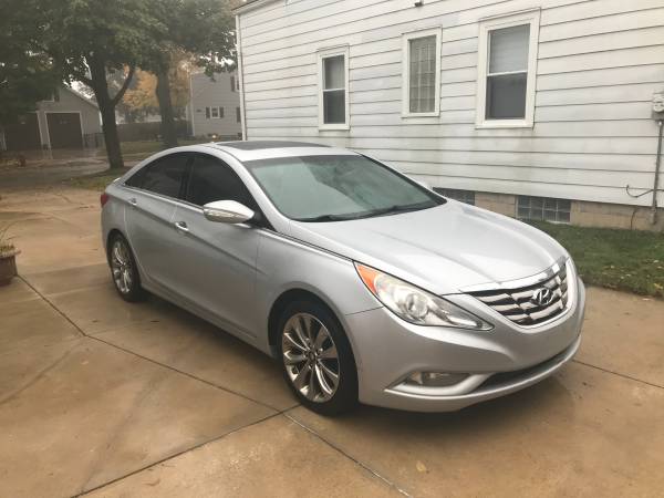 2011 Hyundai Sonata Limited 2.0T - cars & trucks - by owner -... for sale in milwaukee, WI – photo 2
