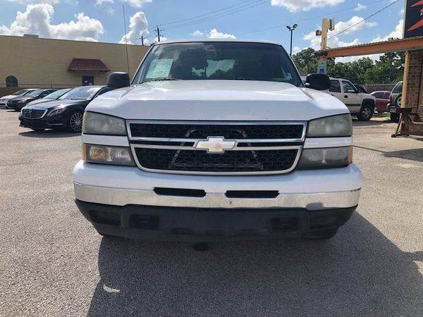 2007 Chevrolet Chevy Silverado 1500 Classic LS2 4dr Crew Cab 4WD 5.8... for sale in South Houston, TX – photo 10