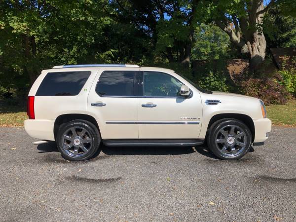 2009 Escalade 4WD Hybrid with just 73K miles - cars & trucks - by... for sale in Rochester , NY – photo 8