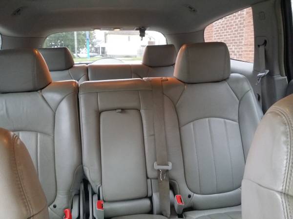 2008 BUICK ENCLAVE AWD for sale in Windsor, MI – photo 8