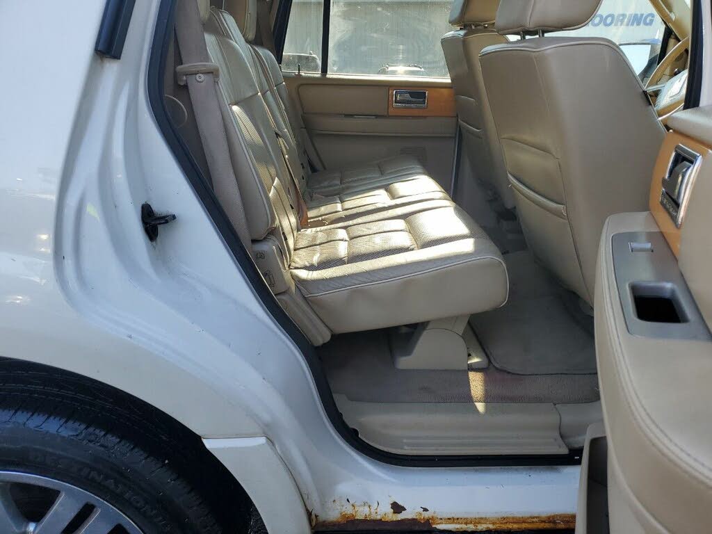 2007 Lincoln Navigator Ultimate 4WD for sale in Baraboo, WI – photo 9