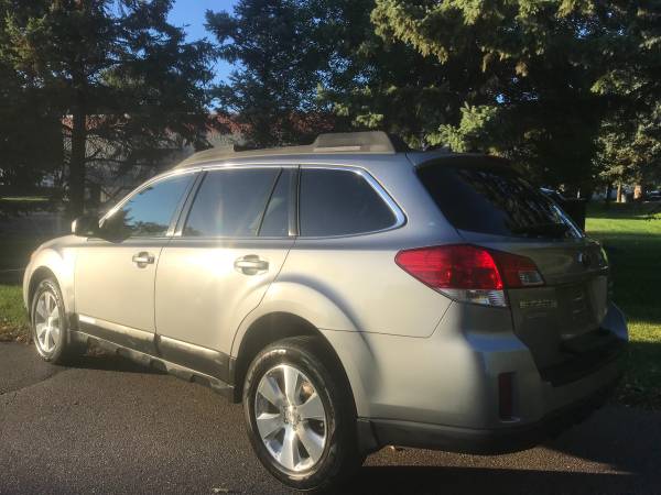 2011 SUBARU OUTBACK 3.6 LIMITED AWD HANDSFREE REARCAM ROOF VERY CLEAN! for sale in Minneapolis, MN – photo 2