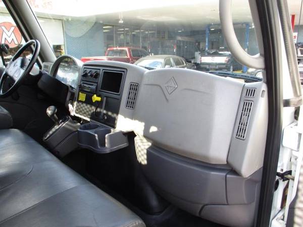 2008 International 4300 26 FOOT BED, ** NON CDL ** 78K MILES - cars... for sale in south amboy, IN – photo 9