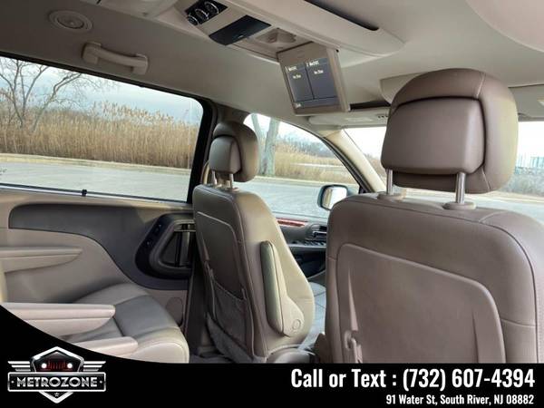 2013 Chrysler Town & Country Touring, Fully Loaded for sale in South River, NY – photo 24