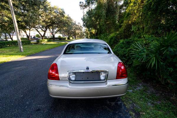 2008 Lincoln Town Car Signature Limited 4dr Sedan - CALL or TEXT... for sale in Sarasota, FL – photo 8