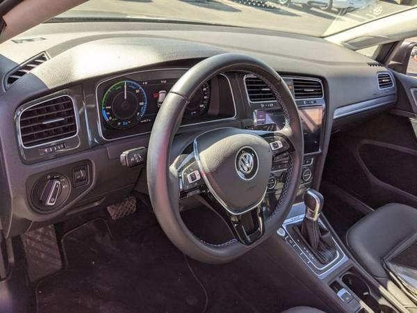 2018 Volkswagen e-Golf SEL Premium SKU: JW907688 Hatchback - cars & for sale in Valencia, CA – photo 10