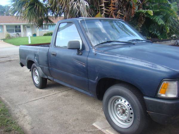 94 Toyota pick up 5 speed 22re a/c for sale in Ormond Beach, FL – photo 2