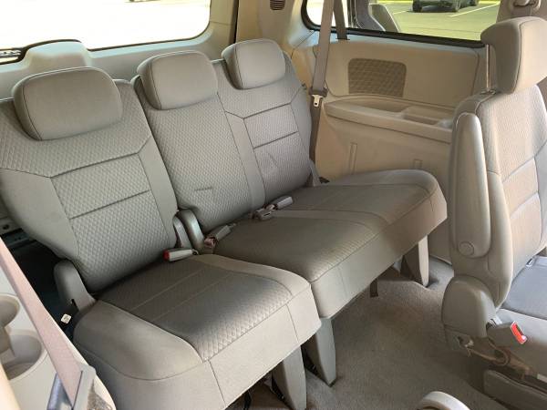 2009 Chrysler Town & Country for sale in Kings Park, NY – photo 14