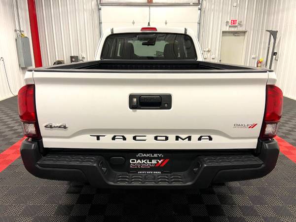 2019 Toyota Tacoma 4WD SR5 Access Cab pickup White for sale in Branson West, AR – photo 6