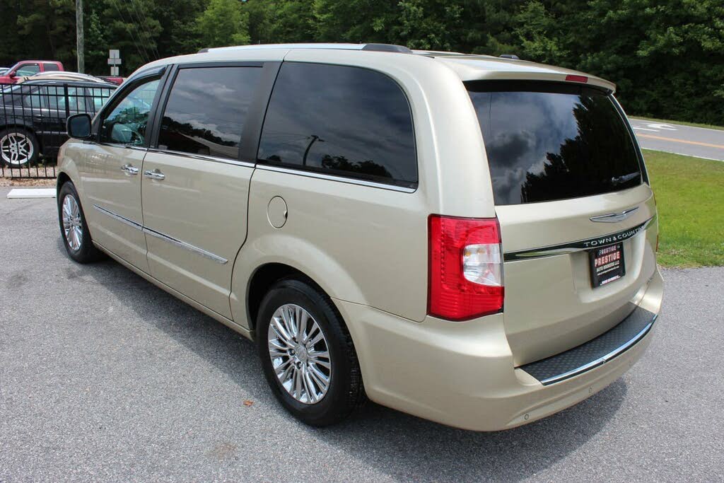 2011 Chrysler Town & Country Limited FWD for sale in Raleigh, NC – photo 4