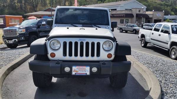2011 Jeep Wrangler Sport 4WD HardTop Manual with Low Miles One Owner for sale in Ashland, OR – photo 15