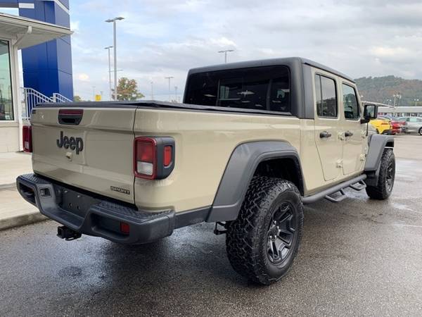 2020 Jeep Gladiator 4WD 4D Crew Cab/Truck Sport for sale in Saint Albans, WV – photo 4