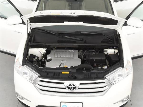 2013 Toyota Highlander Limited Sport Utility 4D suv White - FINANCE for sale in Atlanta, FL – photo 4